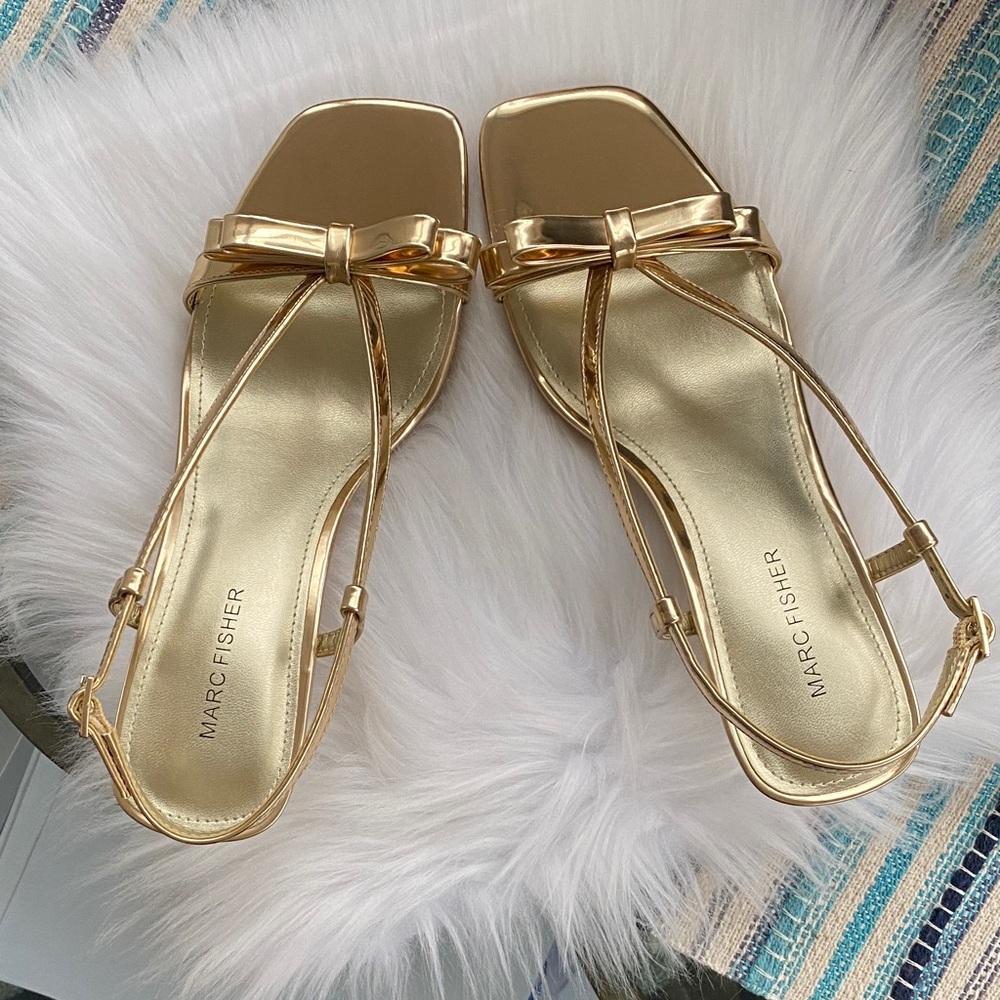 Marc Fisher Metallic Gold Strappy Sandals size 9M new